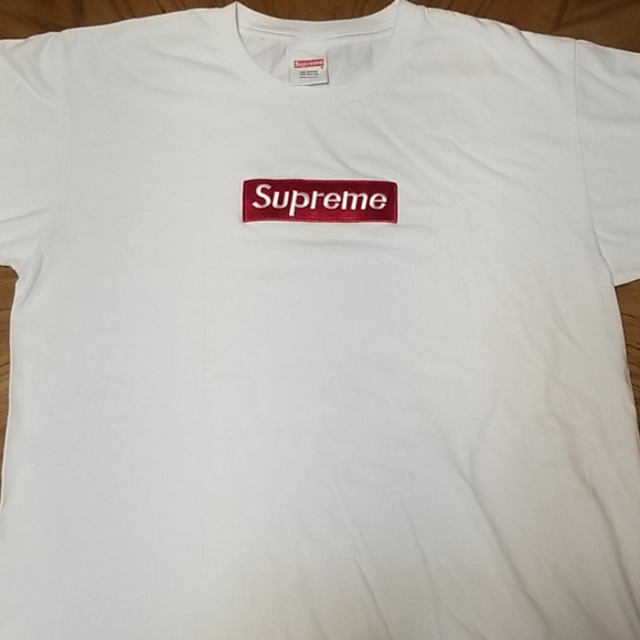supreme embroidered logo
